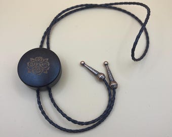 Cravate bolo bourbon quatre roses