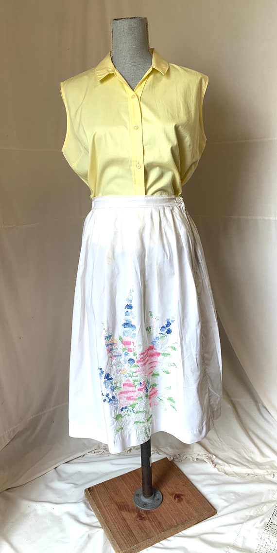 1950s, 26" waist, white cotton pleated skirt