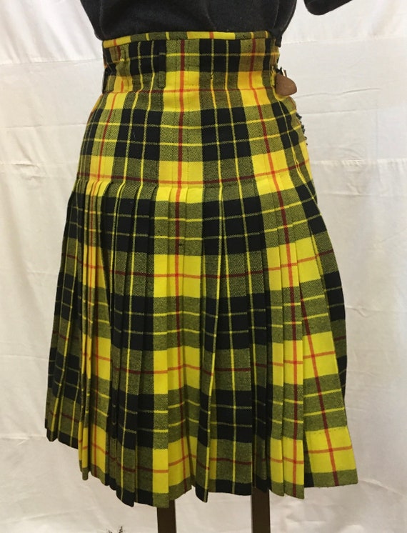 1950s, 28" waist, traditional scots plaid kilt of… - image 1