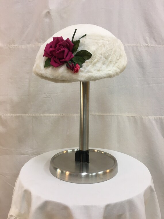 1960s white fur hat with red roses - image 2