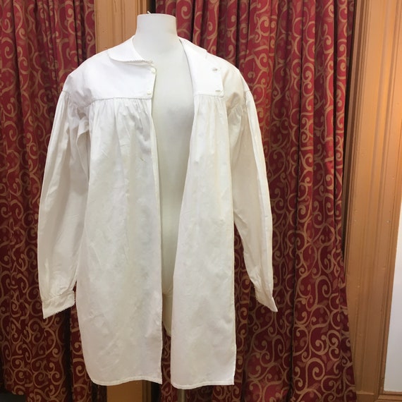1860s, 36" bust, white cotton bed jacket - image 3