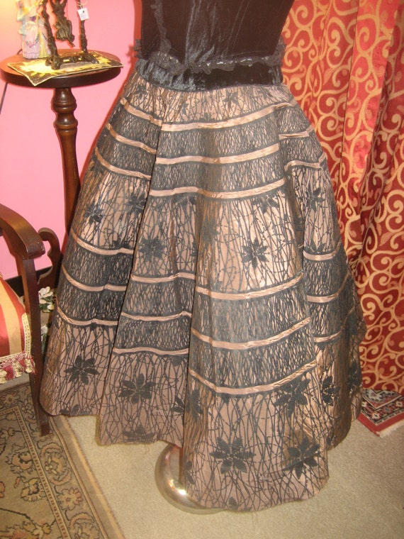 1950's, 30" waist, stiff brown taffeta circle skir