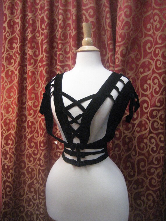 1890's, 32" bust, black velvet ribbon fashioned b