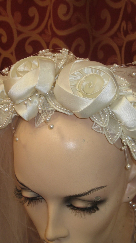 1950's, 8" from side to side, wedding veil and cr… - image 2