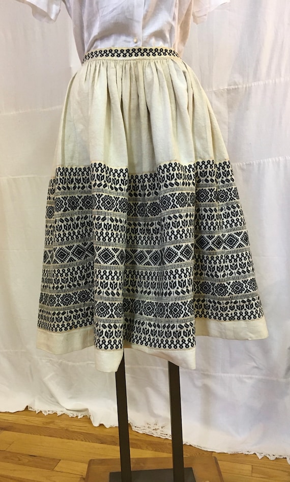 1950s, 26" waist, hand loomed linen embroidered s… - image 1