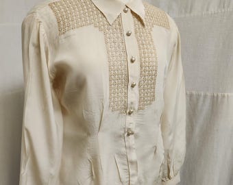 1940, 40" bust, light colored silk ecru long sleeved blouse,