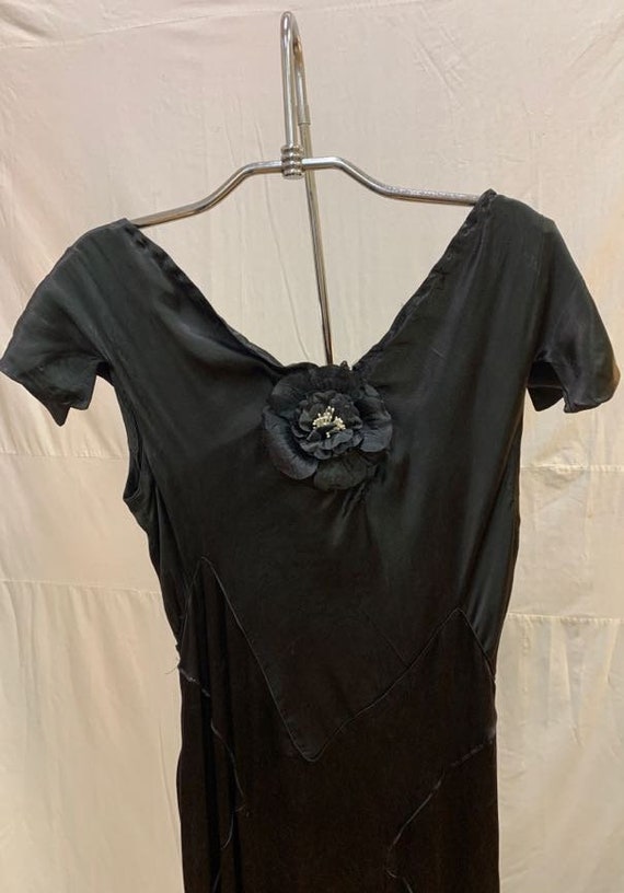 1930, 34" bust, black pure silk satin, bias cut go