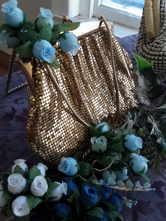 1930s, 5"x7", gold toned metal mesh evening purse - image 3