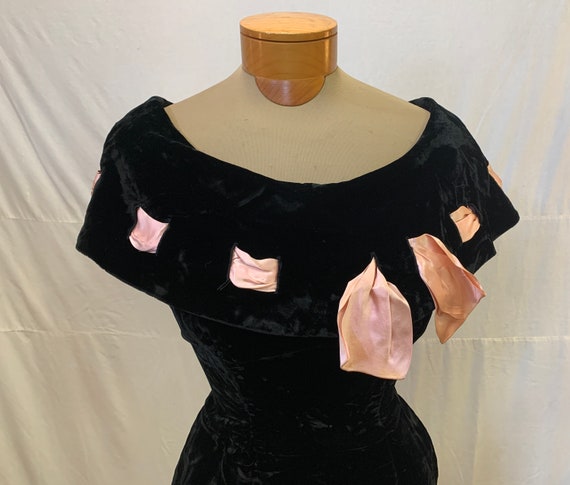 1950s 36" bust, black  rayon velvet "sheath" dress - image 1