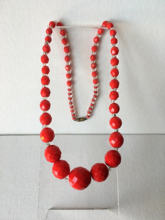 1930s, 20" long, graduated cut tomato red beads - image 1