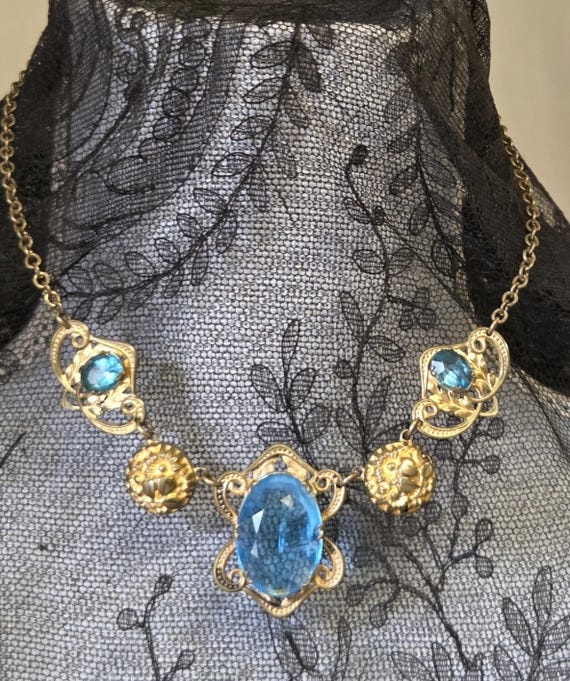 1930s, 18" round, Art Deco necklace