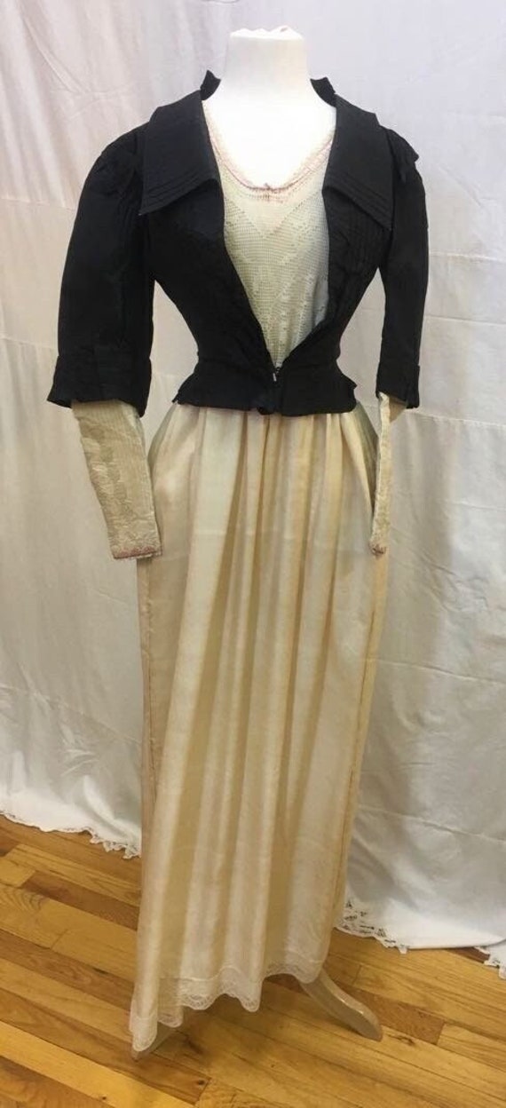 1890s, 34" bust, black taffeta  bodice