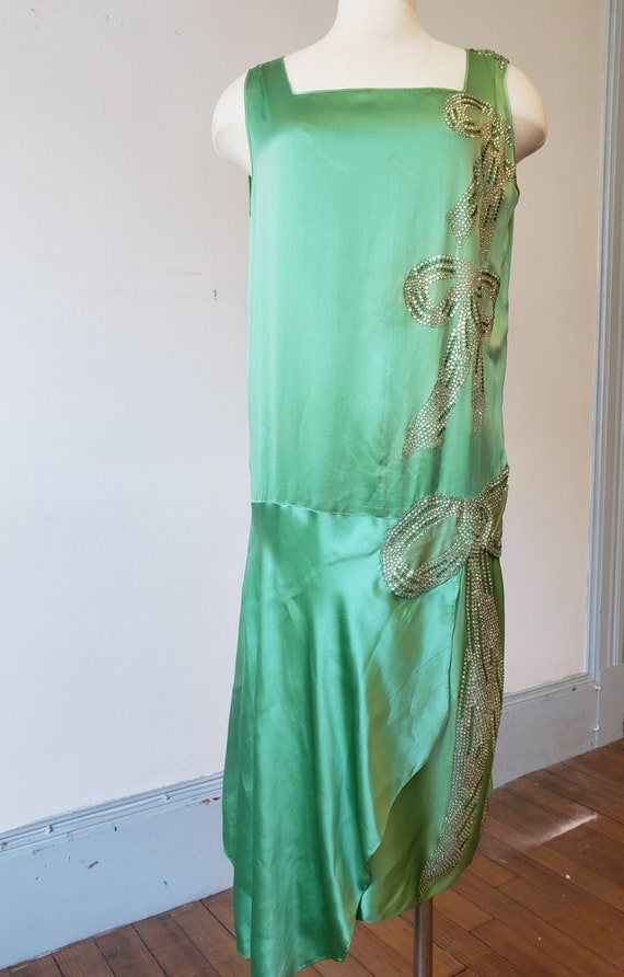 1920s, 36" bust, sleeveless jade green satin shor… - image 2