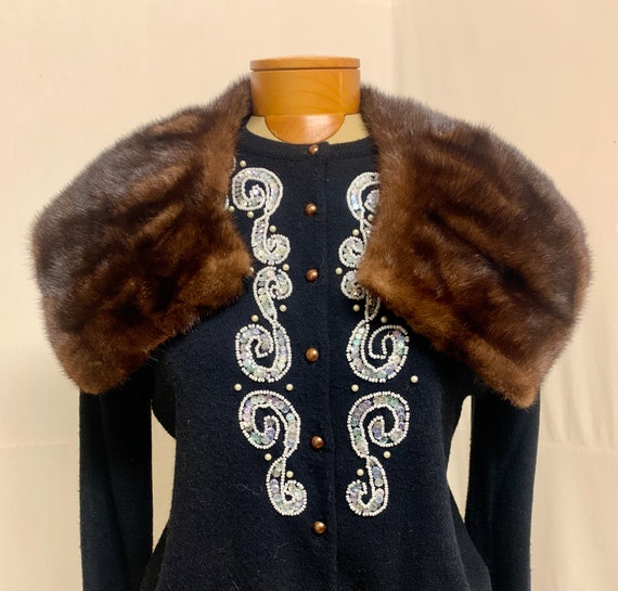 1950s. 26" long by 8" wide dark ranch mink collar - image 3