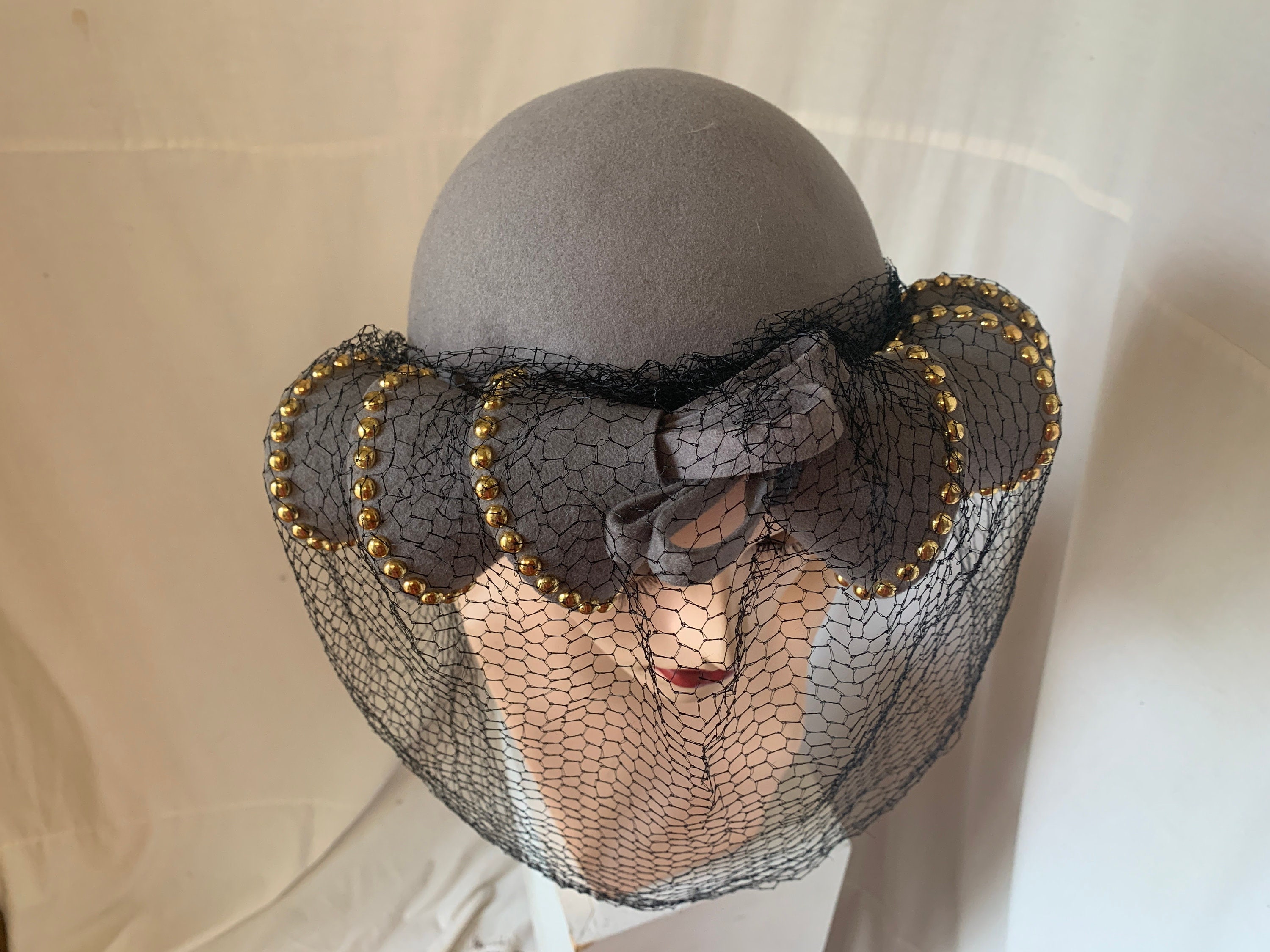 1950s, Taupe Colored Felt Hat - Etsy display picture 3