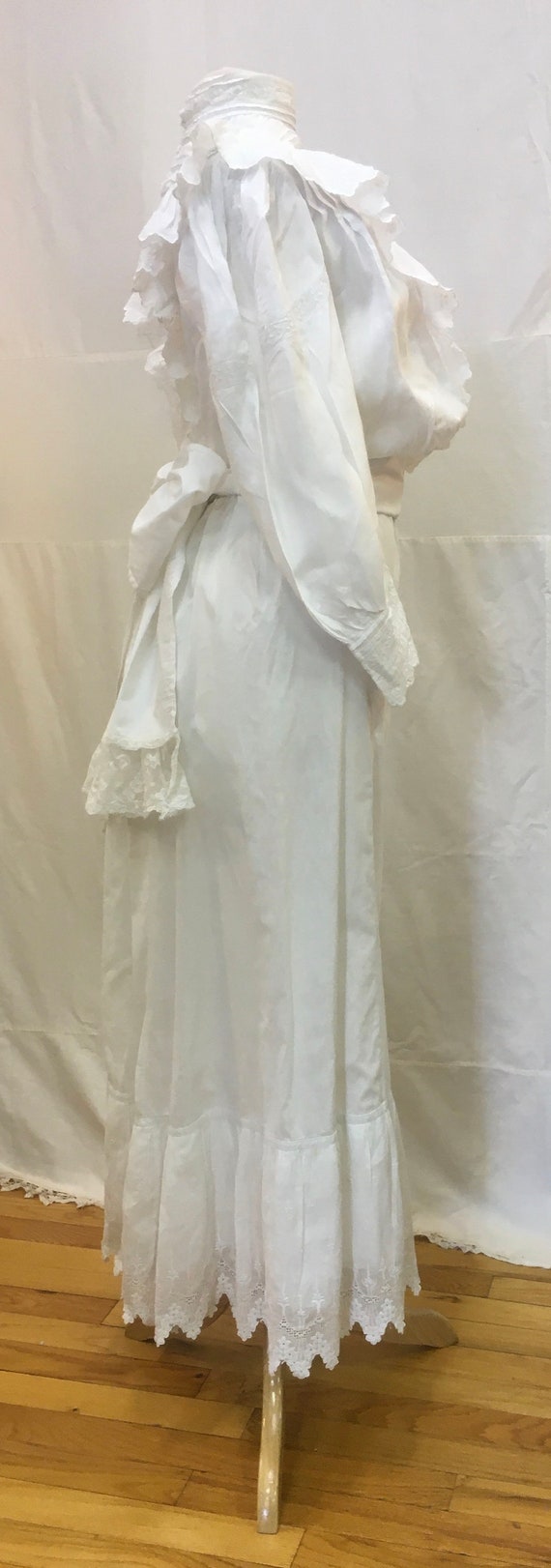 1890s, 36" bust, white cotton batiste lace edge b… - image 2