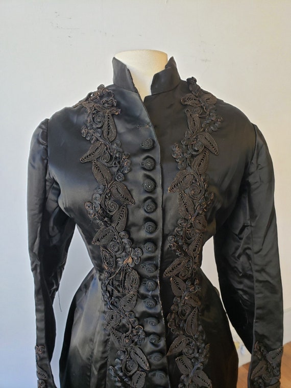 1880s, 38" bust, black silk satin, full length bus