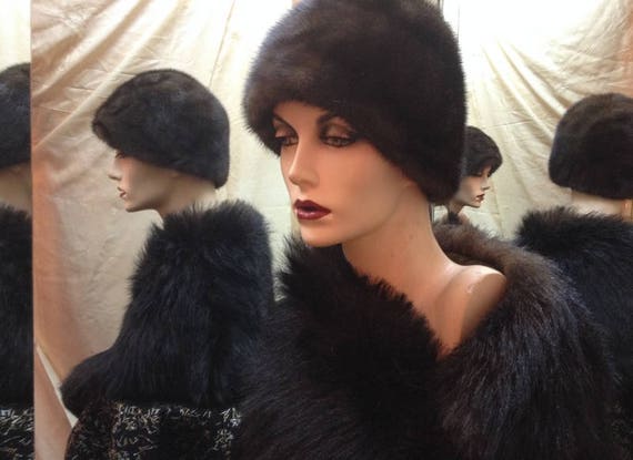 1960's, size 22", dark brown ranch mink pill box h