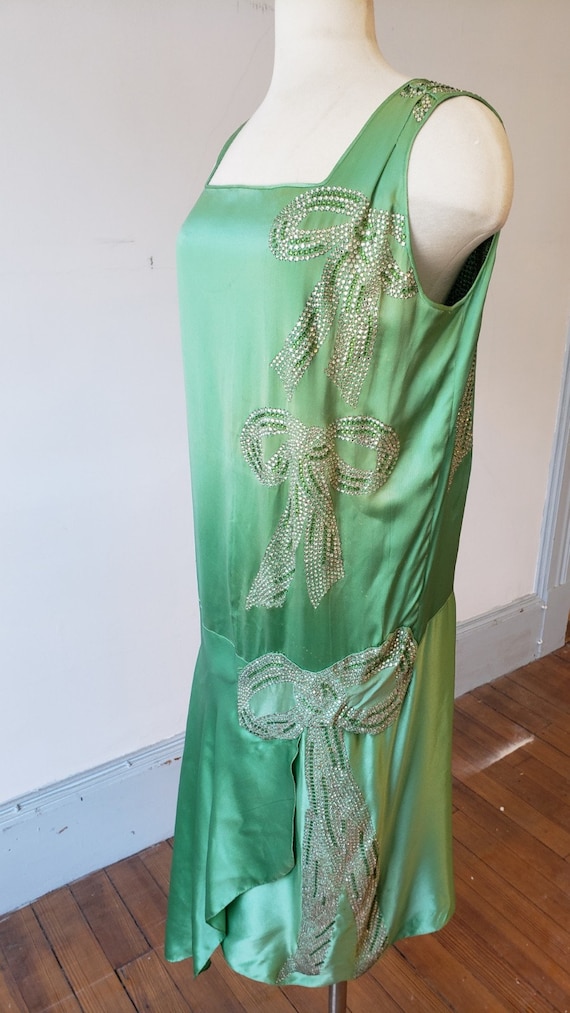 1920s, 36" bust, sleeveless jade green satin shor… - image 5