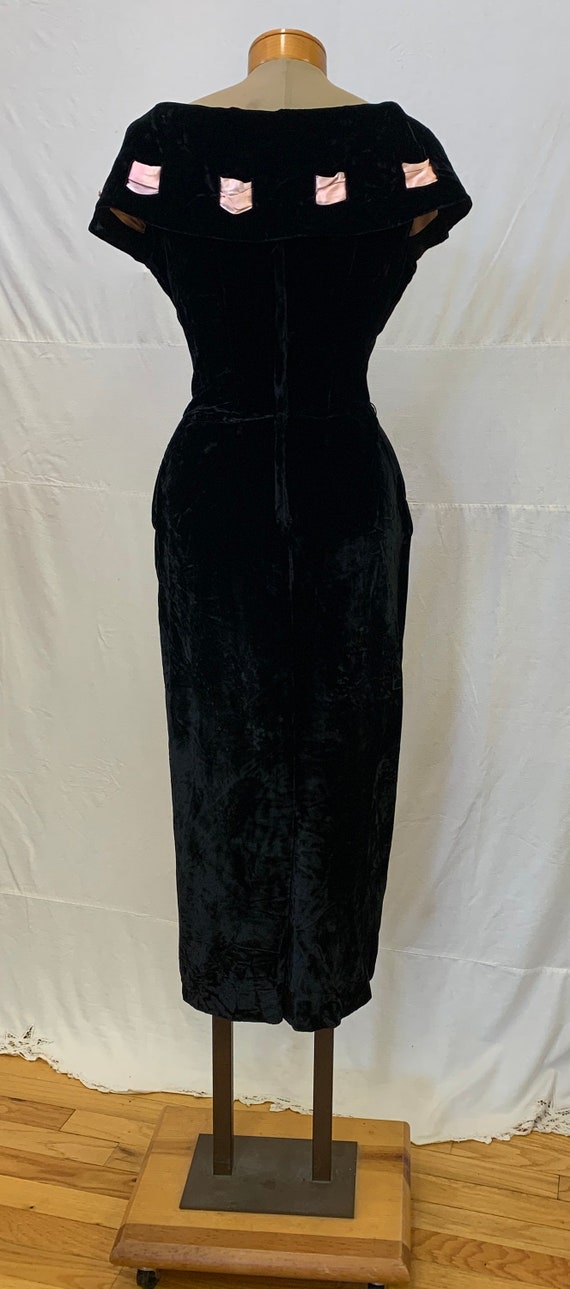 1950s 36" bust, black  rayon velvet "sheath" dress - image 4