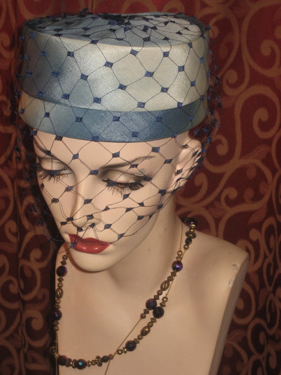 1960's, size 22, tie died waffled silk pill box h
