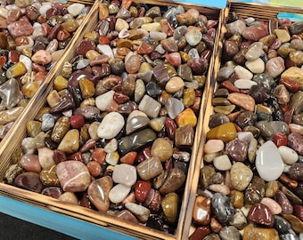 Scatole di roccia di fiume anticata