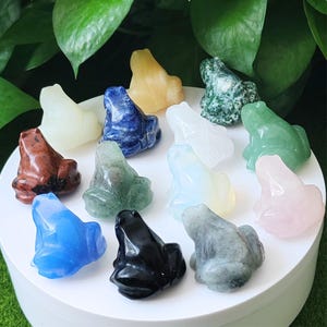 1,6'' naturlig kristallgrodsnidning, ädelstensgroda, kristallsnidning, kristalldjur, energikristall, helande kristall, Reiki-healing, grodagåva