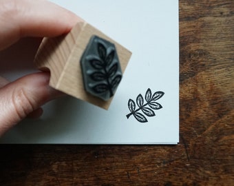 Rubber Stamp - Tiny Rowan Leaves
