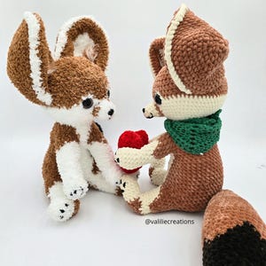 Left fennec in Little Bunny, right in Parfait Chunky.                                                                                         Fennec de gauche en Little Bunny, fennec de droite en Parfait Chunky.
