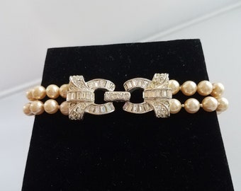 Carolee Creamy Pearl Bracelet Beautiful Clear Rhinestone Clasp Wedding Bridal