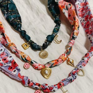 Bandana Schal Anhänger kette: Gold Charms, Perle Kreuz, Boho Küsten