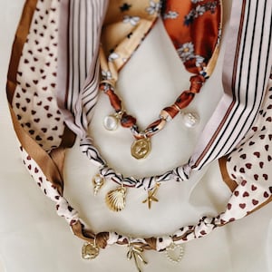 Bandana Schal Charm Halskette Küsten Cowgirl Boho, Cottage Core Halskette, Schal Halskette, Bandana Halskette, Krawatte auf Halskette Stoff-Halskette