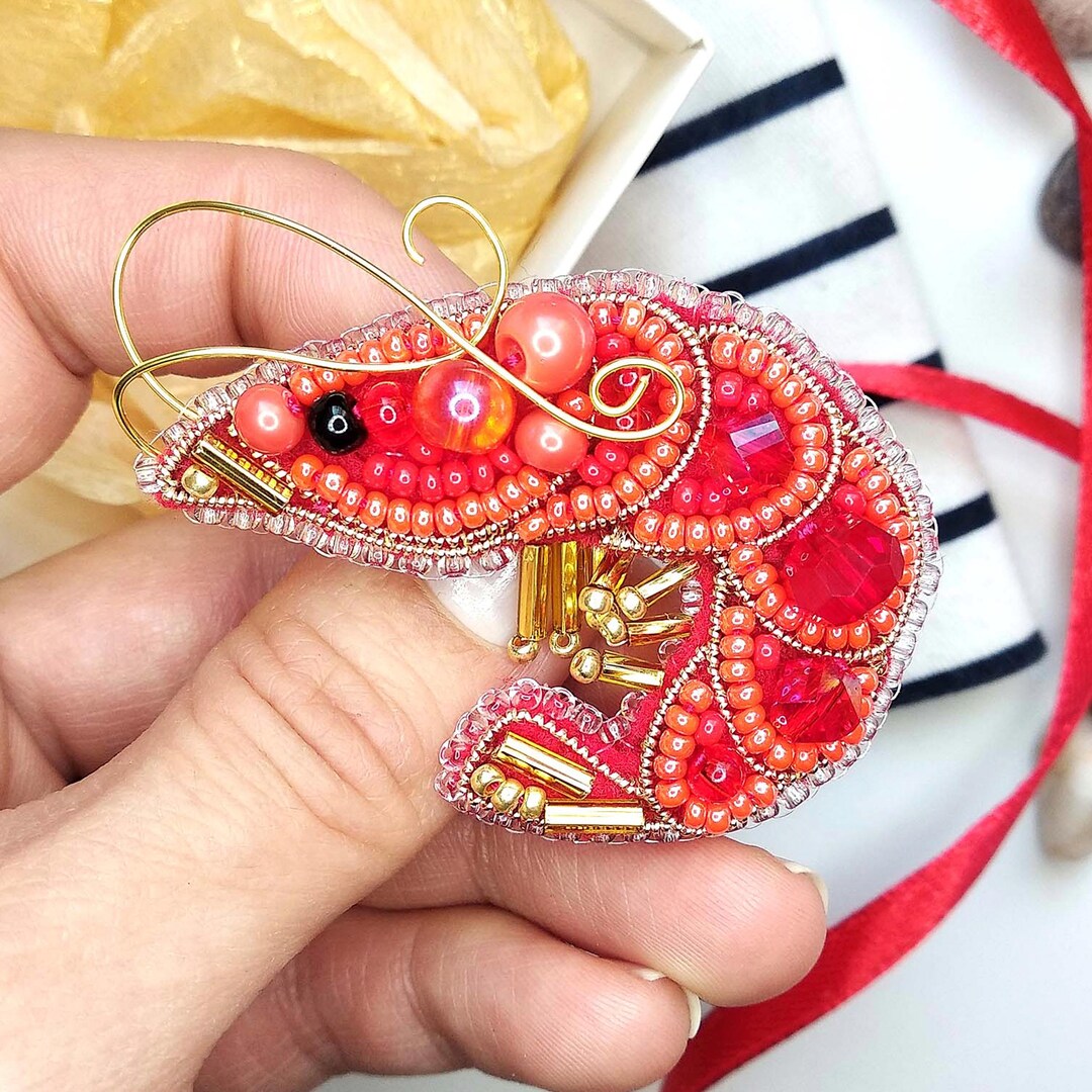 赤エビ　ビーズ刺繍ブローチNO.3 il_1080xN.6966458346_q2nu.jpg