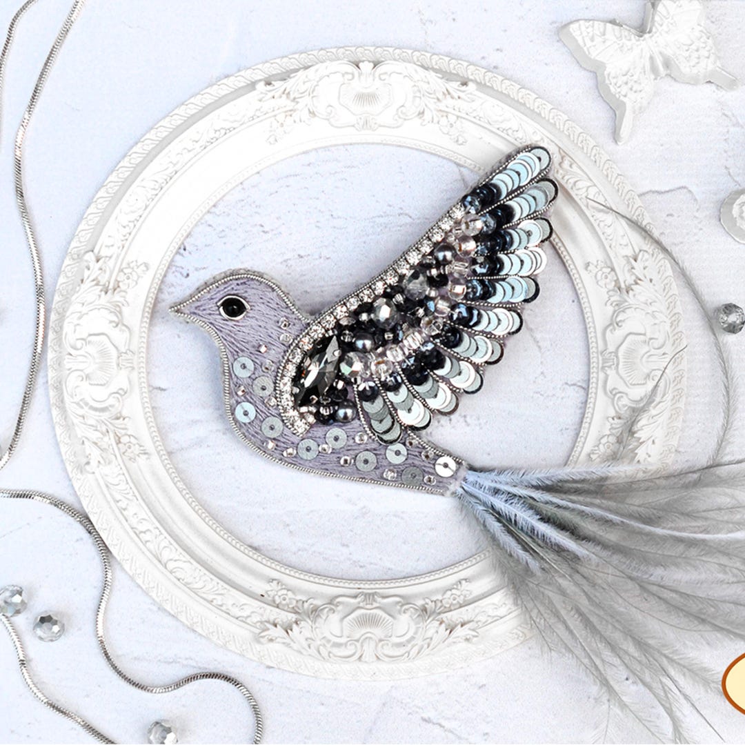 ビーズ コルリ 鳥 ビーズ刺繍 ブローチ ハンドメイド ビーズブローチ