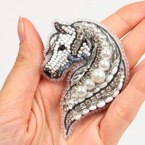 ビーズ刺繍キット：馬のブローチ、DIY乗馬ジュエリー、ビーズの馬の