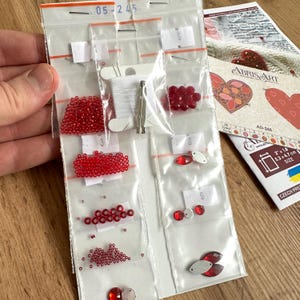 ビーズ刺繍キット 小さなハートのブローチ、赤いハートの刺繍、ビーズブローチキット、バレンタインデーギフト、DIYロマンチックジュエリー 画像 8