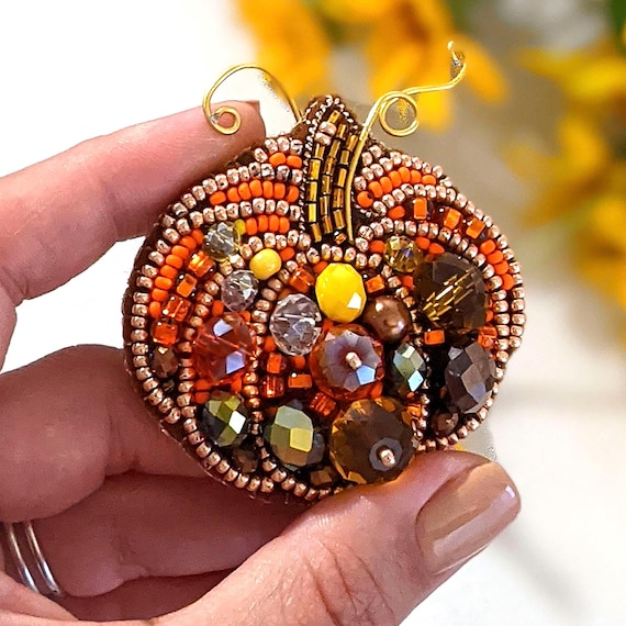 ビーズ刺繍キット かぼちゃブローチ、ビーズの秋のブローチ、かぼちゃ