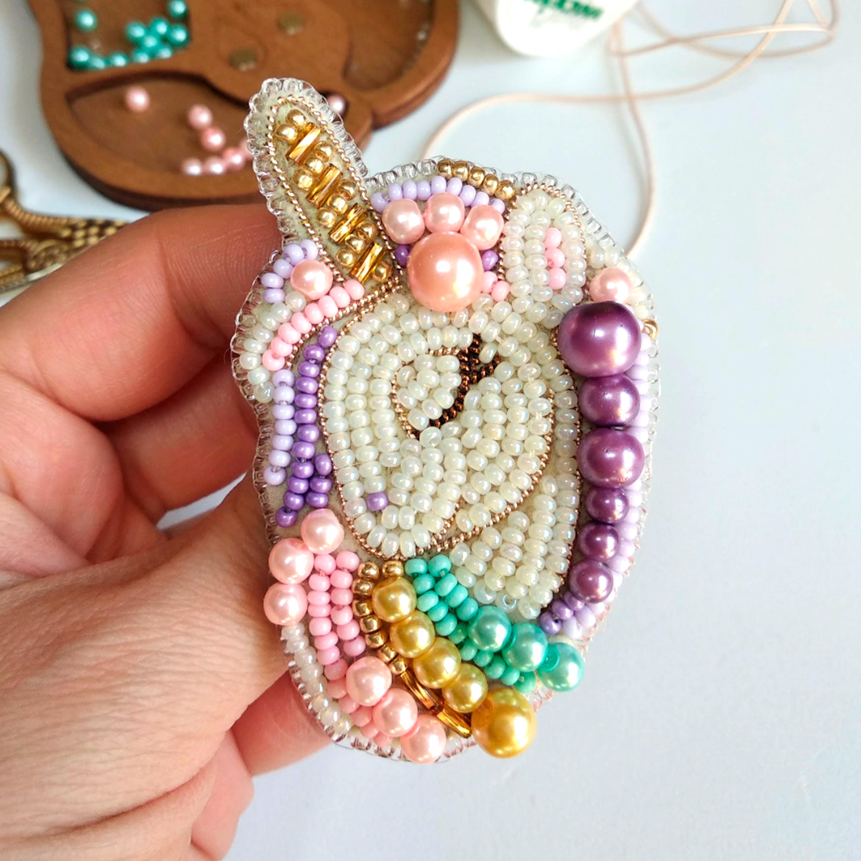 ビーズ刺繍キット ユニコーンブローチ、手作りユニコーンジュエリー