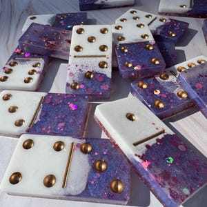 Ensemble de dominos en résine fait main : jeu artistique et décoration