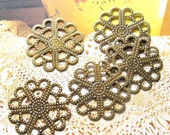 16 pcs - 22mm round brass filigree findings (FIL-018)