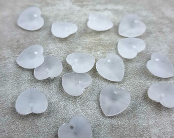 30 pcs 9mm - Frosted white acrylic faceted heart charm (Bead 150-A)