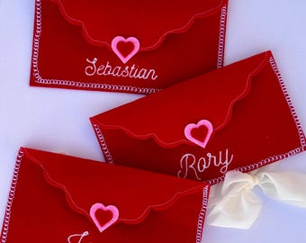 Custom Felt Valentine Envelope | Personalized Love Letter Holder | Kids Valentine Gift | Handmade Felt Mail Envelope | Valentine’s Day Decor
