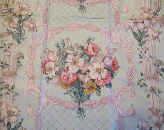 Vintage Chintz Fabric Cotton Roses Lilies Shabby c.1940&#39;s BEAUTIFUL
