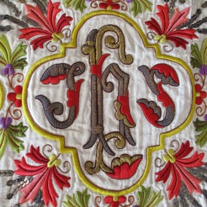 Antik sidenskrud i metallisk färg, franskt broderi, paljetter, 45,5 x 43,5 cm, vacker från 1800-talet