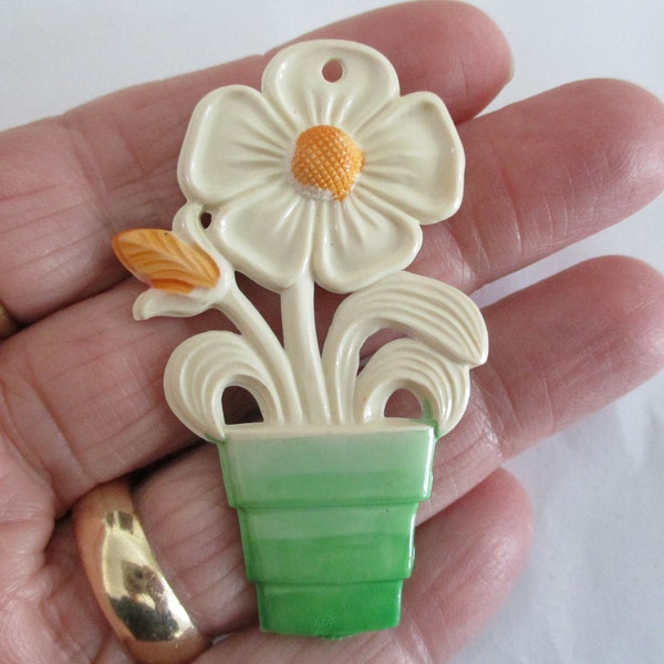 Vintage Plastic Lamp Shade Pull 1940's Flower Pot Darling #A