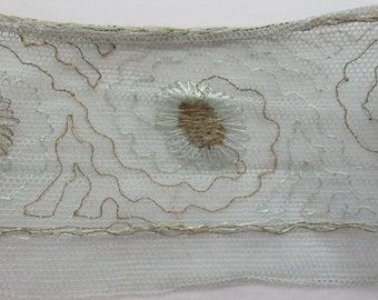 Ancien Fragment Textile Français – Broderie Laine – Art Mural Vintage
