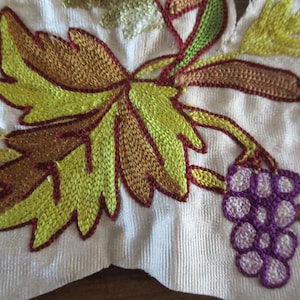 Antique Silk Embroidery 6&quot; x 4 1/2&quot; French Vestment 1800s Applique Frag Lovely (C)