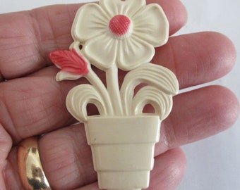 Vintage Plastic Lamp Shade Pull 1940's Flower Pot Darling #B