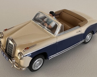 1/32 Mercedes 220S Coupe Classic Slot Scalextric Resin Car complete RTR.