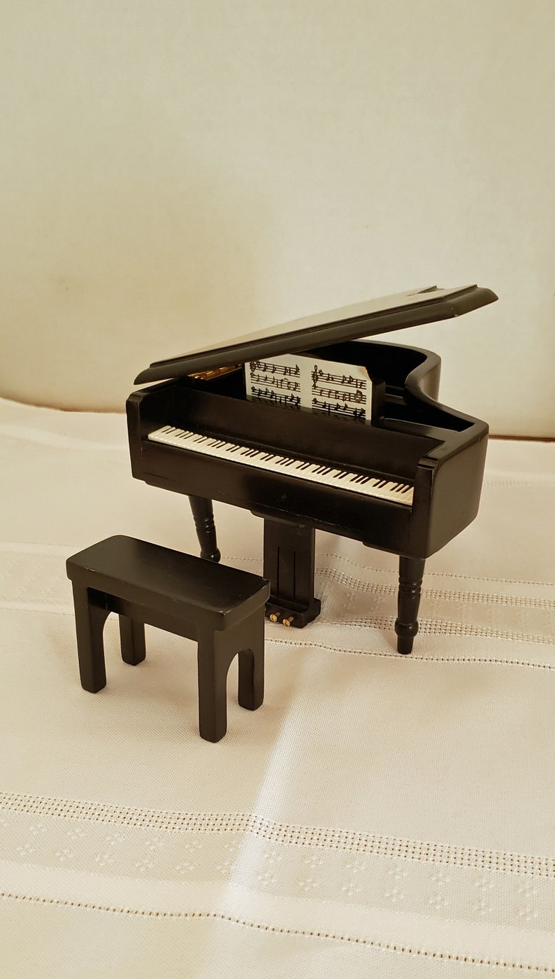 dollhouse grand piano